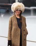 FUZZY-HATS-VOGUE_COM-PHIL-OH-FASHION-WEEK-FW-2012-STREET-STYLEFUR-HAT-LONG-LINE-NECK-JACKET-GLOVES